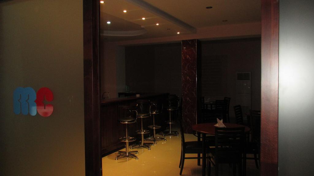 Max Comfort Hotel Kutaisi Exterior foto