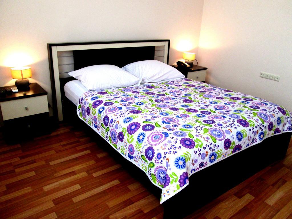 Max Comfort Hotel Kutaisi Cameră foto